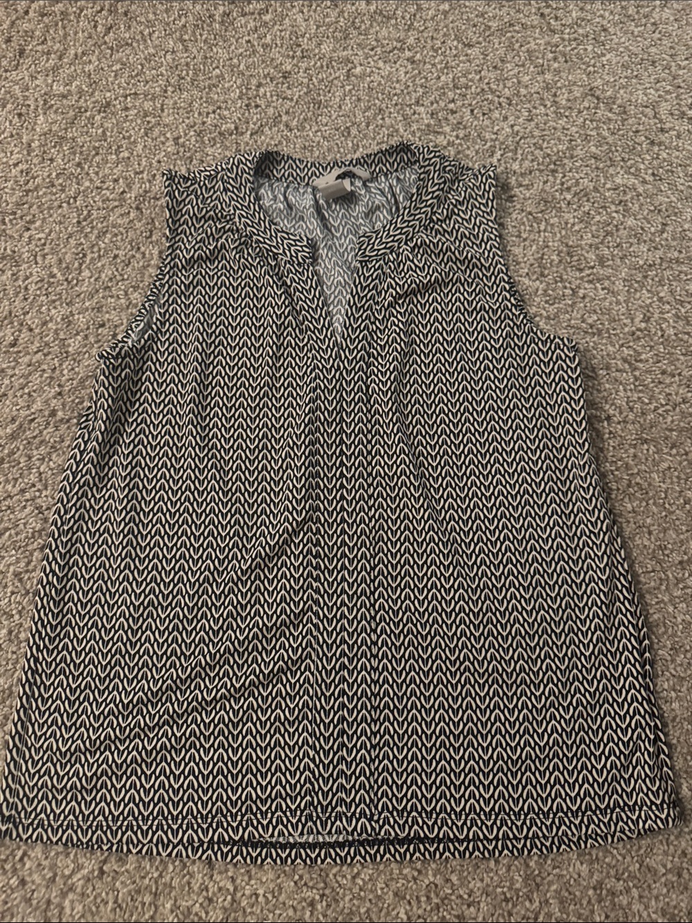 H&M Sleeveless V-Neck Printed Top - Black & White